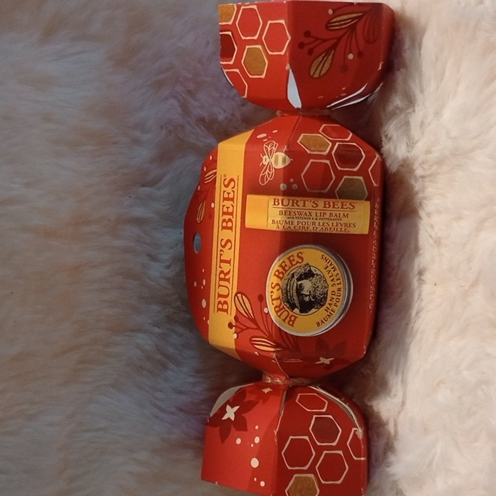 Burt Bees lip and hand set‎